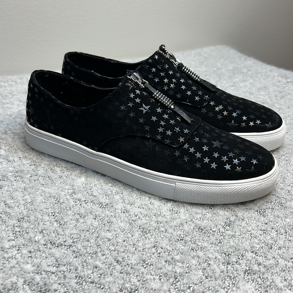 Madden Girl Faux Suede Kudos Low Top‎ slip on Comfort Sneaker Black Stars NWOB